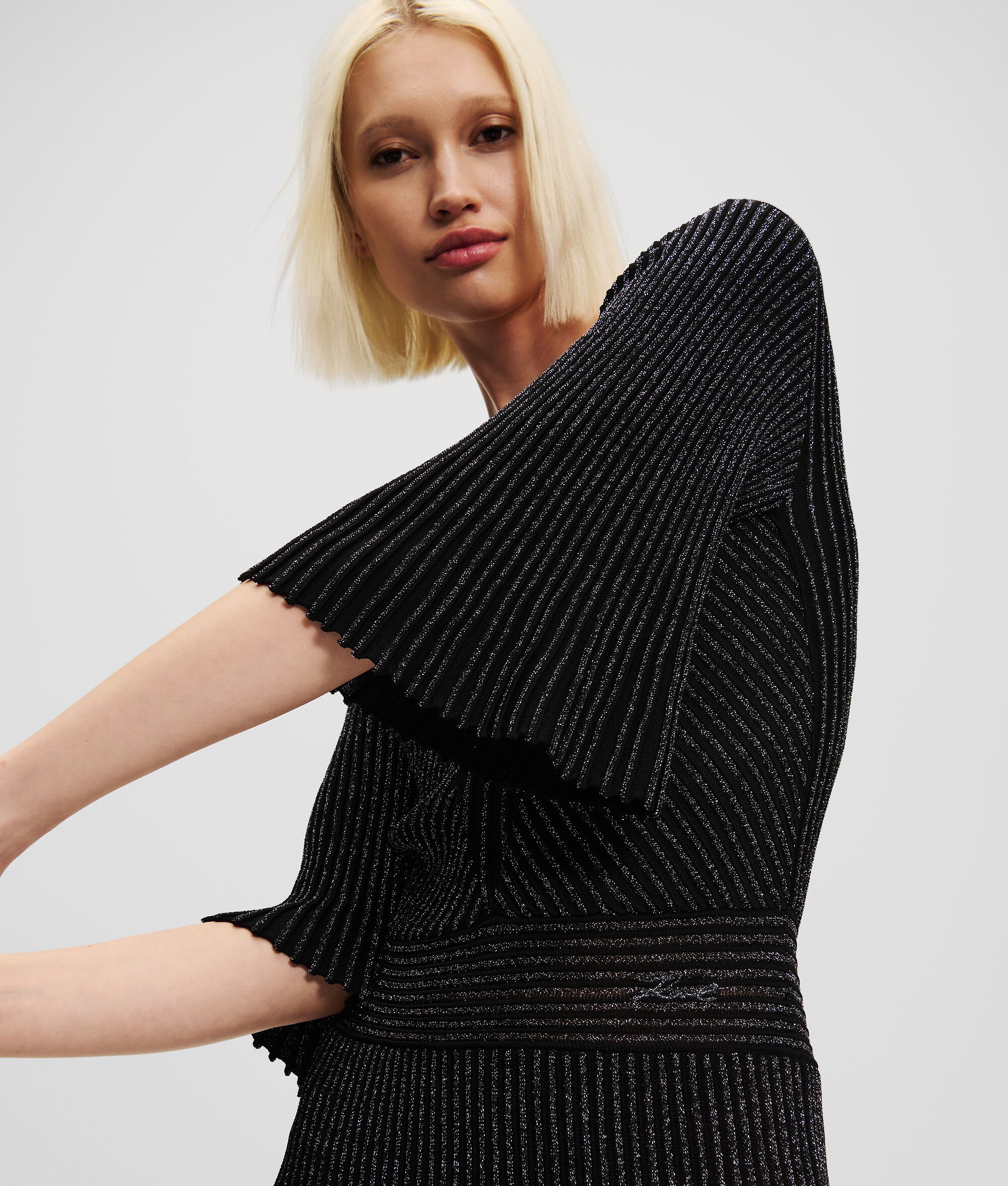 (image for) Seamless LUREX PLEATED KNIT DRESS